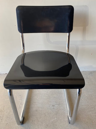 Front view of black retro chair