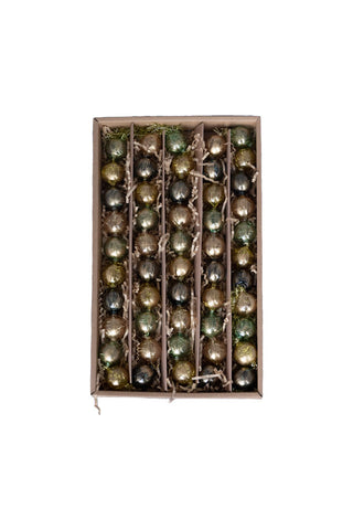 Cutout of the Black, Green & Gold Bauble Garland in a box, on a white background.