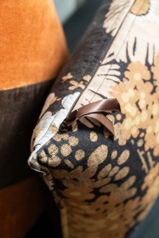 Detail shot of the zip on the HKLiving Dark Florals Cotton Cushion.