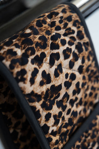 Close-up of the print of the Luxury Leopard Print Oven Gloves.