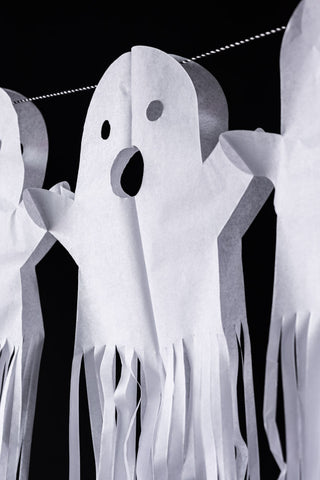 Close-up of the Paper Ghost Halloween Garland.