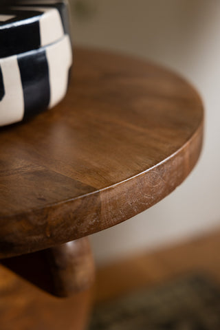 Close-up of the top of the Warm Brown Mango Wood Side Table.