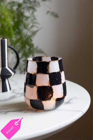 Black and white checkered tealight with crackles.