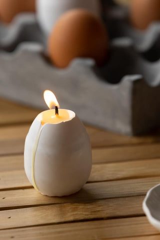 Lifestyle image of the Egg Candle